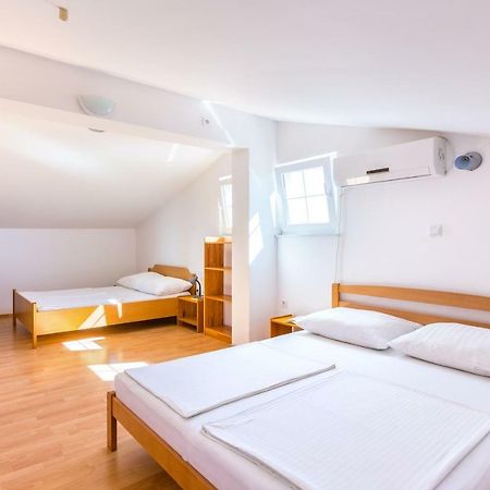 Apartmani Diana Medulin Buitenkant foto