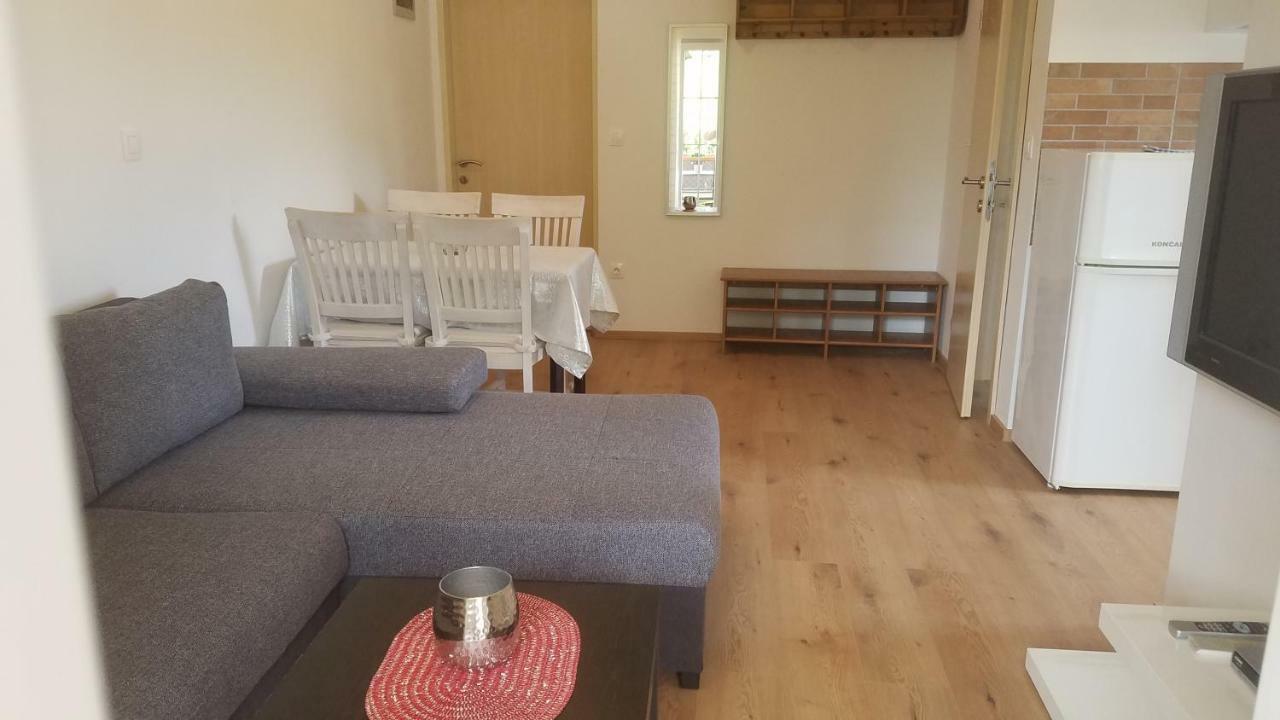 Apartmani Diana Medulin Buitenkant foto