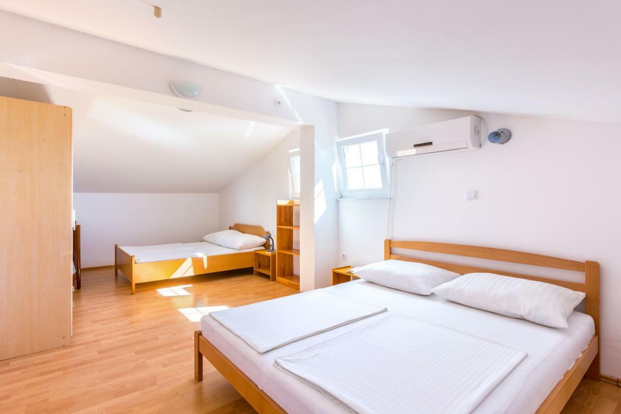 Apartmani Diana Medulin Buitenkant foto